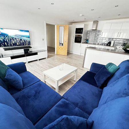 Rnm - Business Professionals Stay, Walsall City Centre, 2 Bedroom With Ensuite And Bathroom, Entire Place, Kitchen & Washroom With Amenities, Smart Tv, Easy Access, Fast Wifi, Parking Nearby, Great Transport Links Уолсолл Экстерьер фото