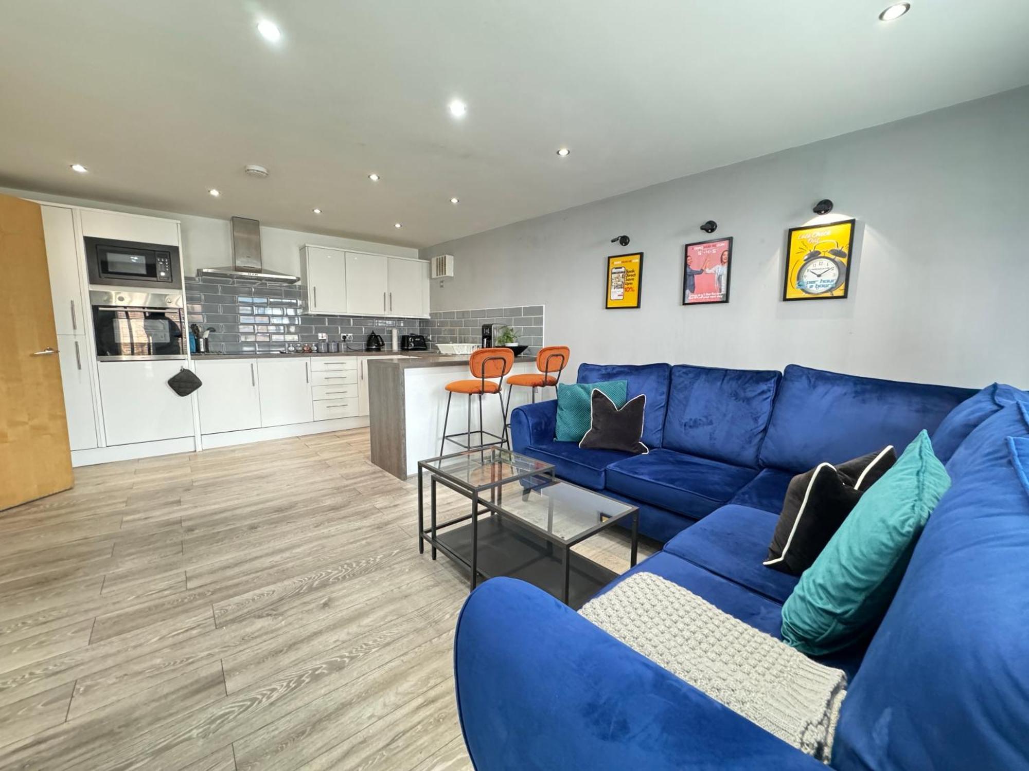 Rnm - Business Professionals Stay, Walsall City Centre, 2 Bedroom With Ensuite And Bathroom, Entire Place, Kitchen & Washroom With Amenities, Smart Tv, Easy Access, Fast Wifi, Parking Nearby, Great Transport Links Уолсолл Экстерьер фото